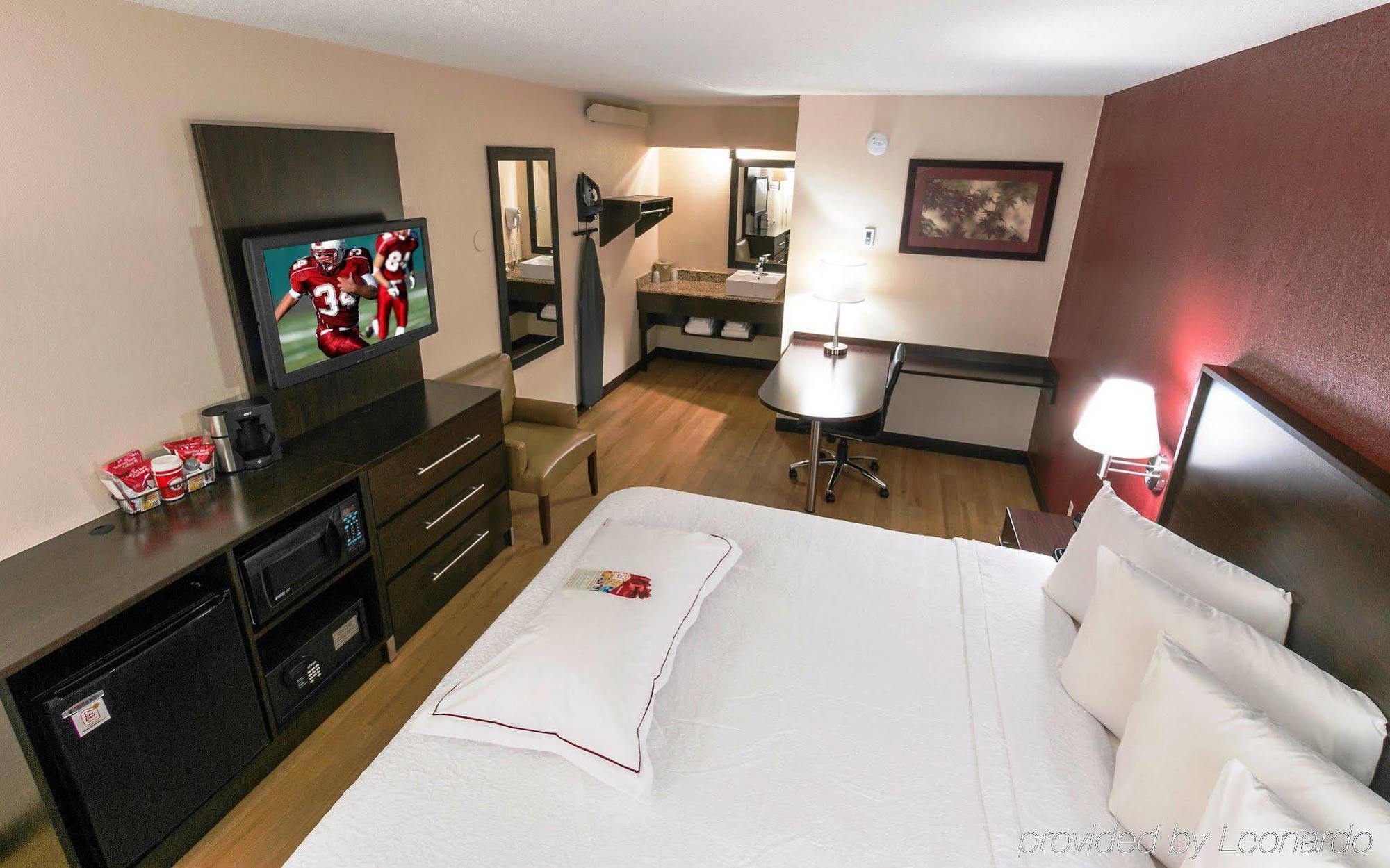 Red Roof Inn St Clairsville - Wheeling West St. Clairsville Экстерьер фото