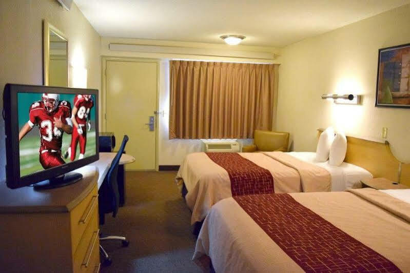 Red Roof Inn St Clairsville - Wheeling West St. Clairsville Экстерьер фото